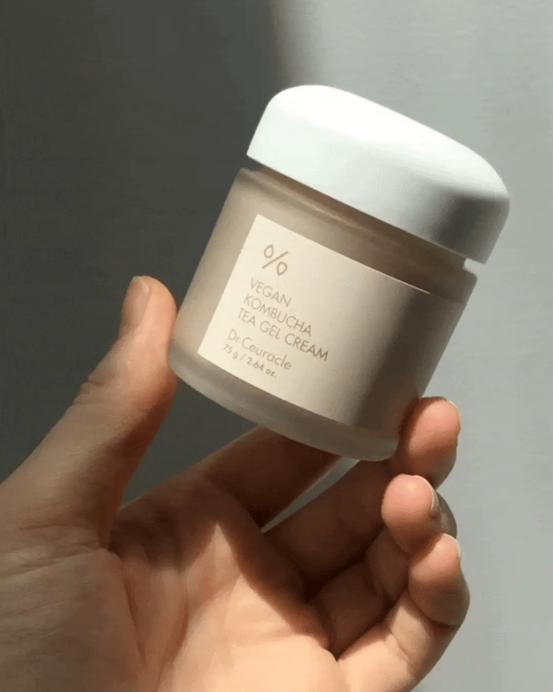 Top antioxidant-rich vegan kombucha gel cream for preventing premature aging and enhancing skin elasticity